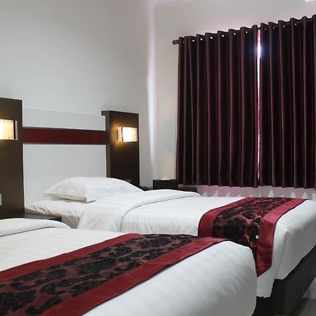 Idea'S Hotel Jalan Ibrahim Aji Бандунг Екстер'єр фото