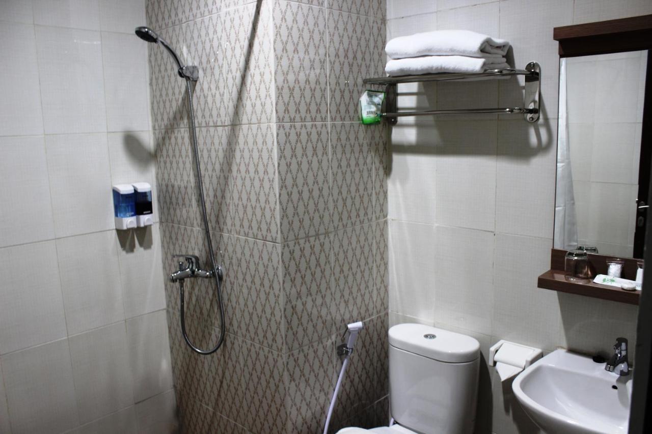 Idea'S Hotel Jalan Ibrahim Aji Бандунг Екстер'єр фото