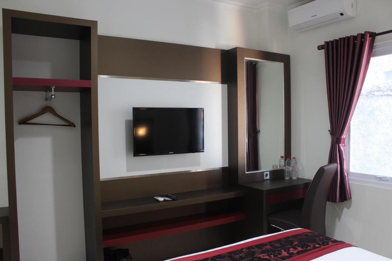 Idea'S Hotel Jalan Ibrahim Aji Бандунг Екстер'єр фото